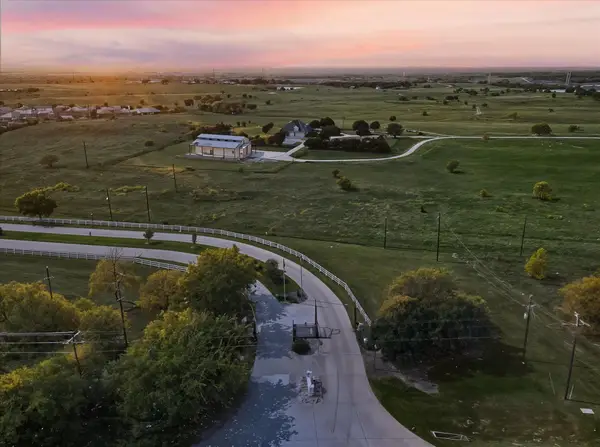 107 Watering Hole, Newark, TX 76071