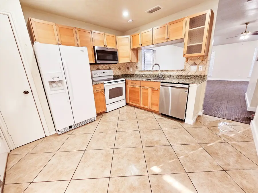 208 Cole Street, Garland, TX 75040 - Image #2