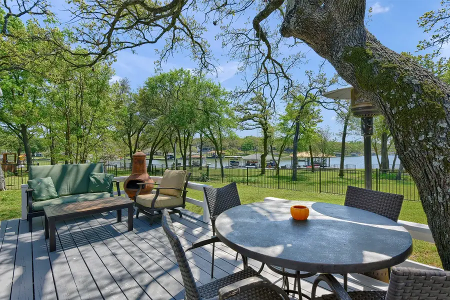 1214 Kiowa Drive E, Lake Kiowa, TX 76240 - Image #2