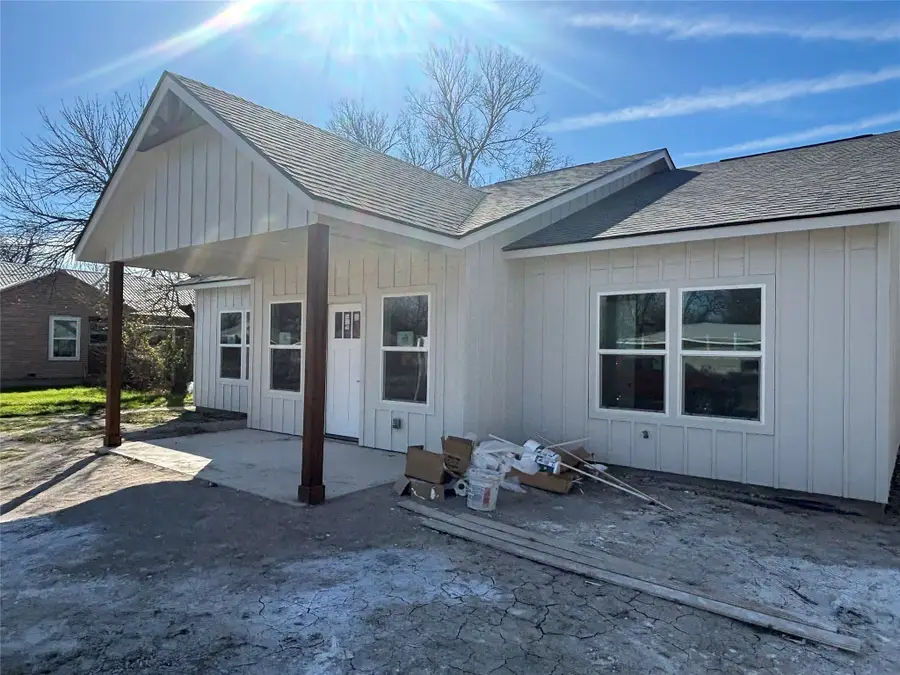 2303 Dartmore Street, Brownwood, TX 76801 - Image #2