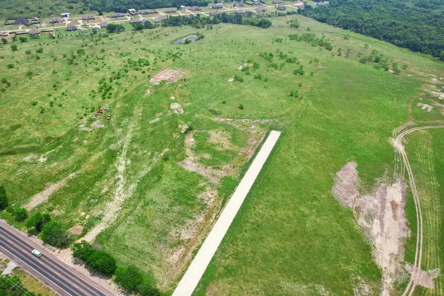 1019 Felicia Street, Oak Ridge, TX 75161 - Image #2