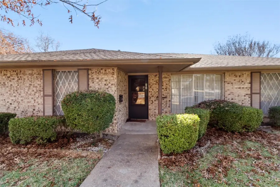 814 Madrid Drive, Duncanville, TX 75116 - Image #2