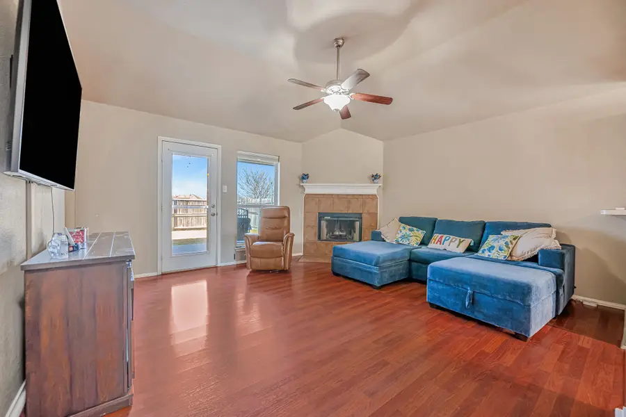 10865 Braemoor Drive, Fort Worth, TX 76052 - Image #2