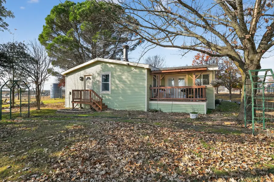 1050 Stadium Drive, Joshua, TX 76058 - Image #2