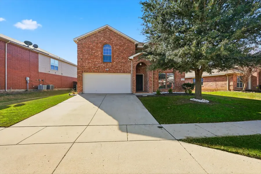 10733 Kittering Trail, Fort Worth, TX 76052 - Image #2