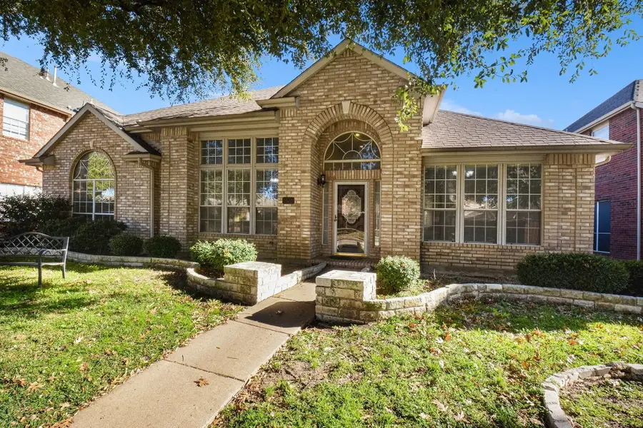 1005 Creek Bnd, Carrollton, TX 75007 - Image #2