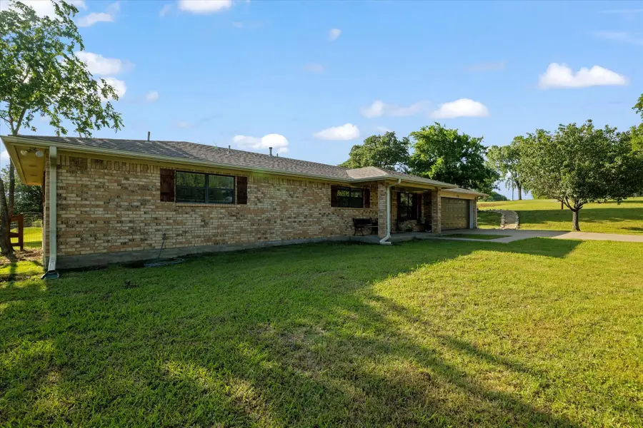 233 Reast Road, Whitesboro, TX 76273 - Image #3