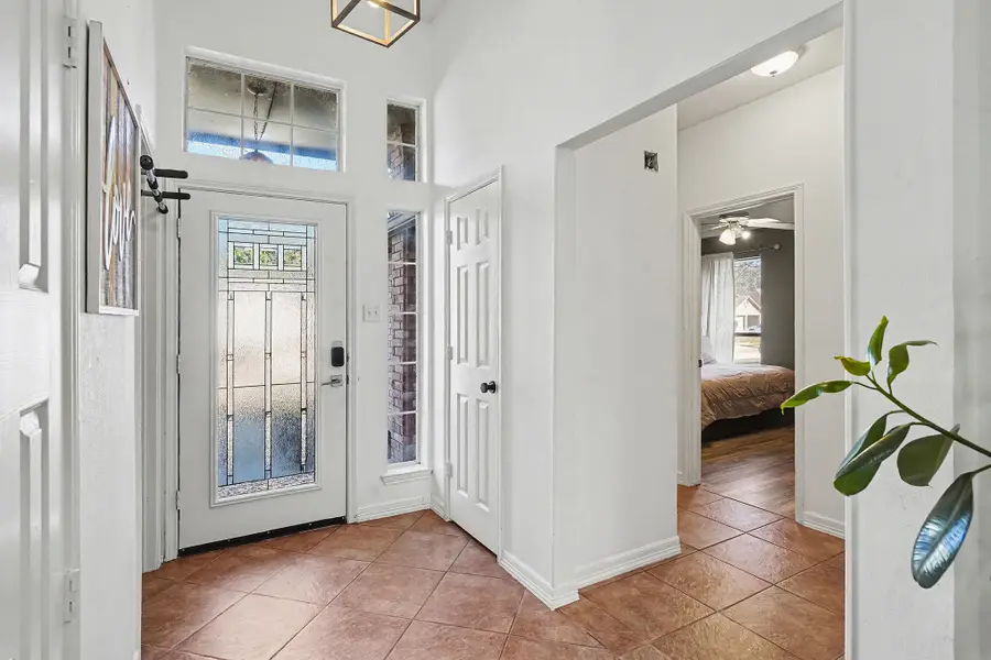 2322 Cromwell Drive, Arlington, TX 76018 - Image #2