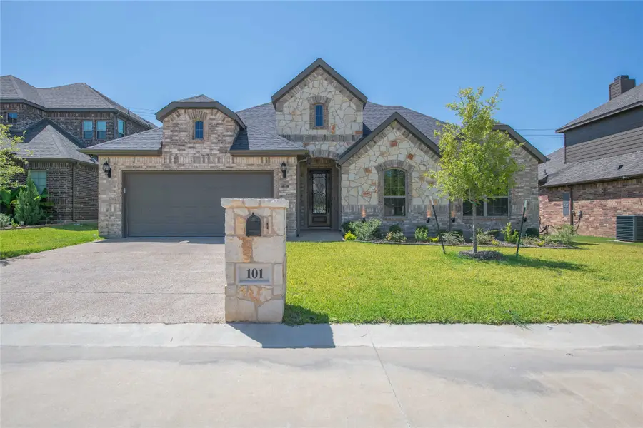 101 Cedar Creek Court, Woodway, TX 76712 - Image #2