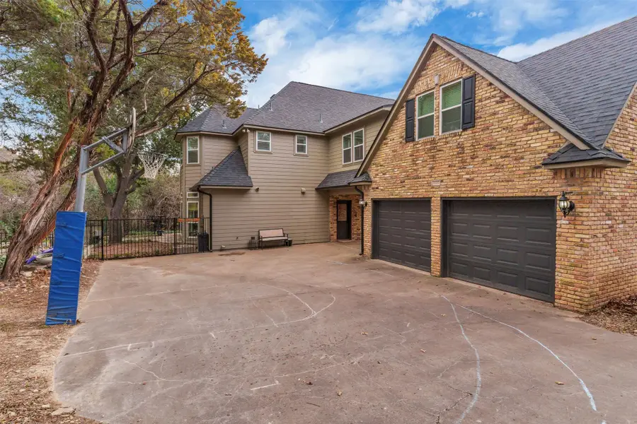 4302 Fairway Drive, Granbury, TX 76049 - Image #3
