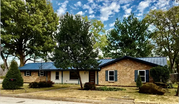 305 Bluebonnet Drive, Grapevine, TX 76051