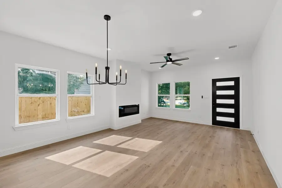 1308 Daffan Avenue, Ennis, TX 75119 - Image #2