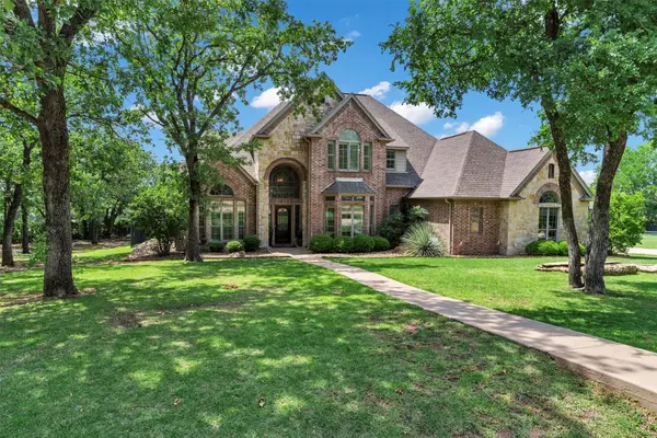 4014 Angelina Court N, De Cordova, TX 76049