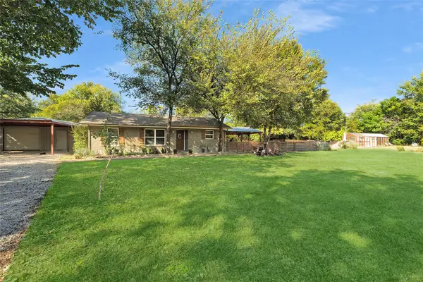 140 Huling Drive, Azle, TX 76020