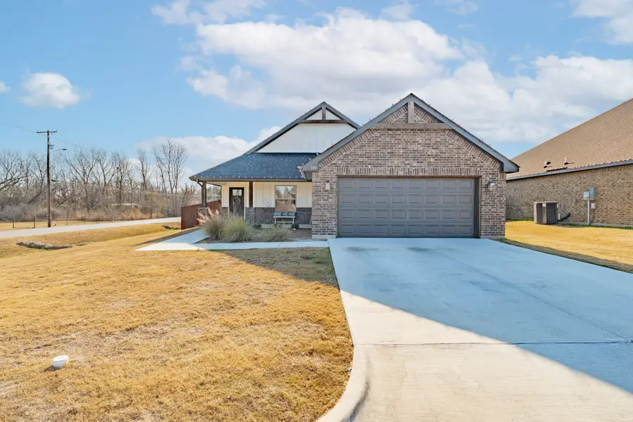 100 Wiley Street, Stephenville, TX 76401 - Image #2