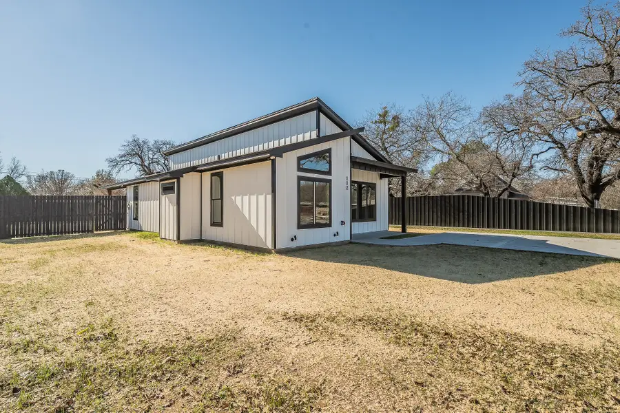 112 Stevens Street, Bridgeport, TX 76426 - Image #2