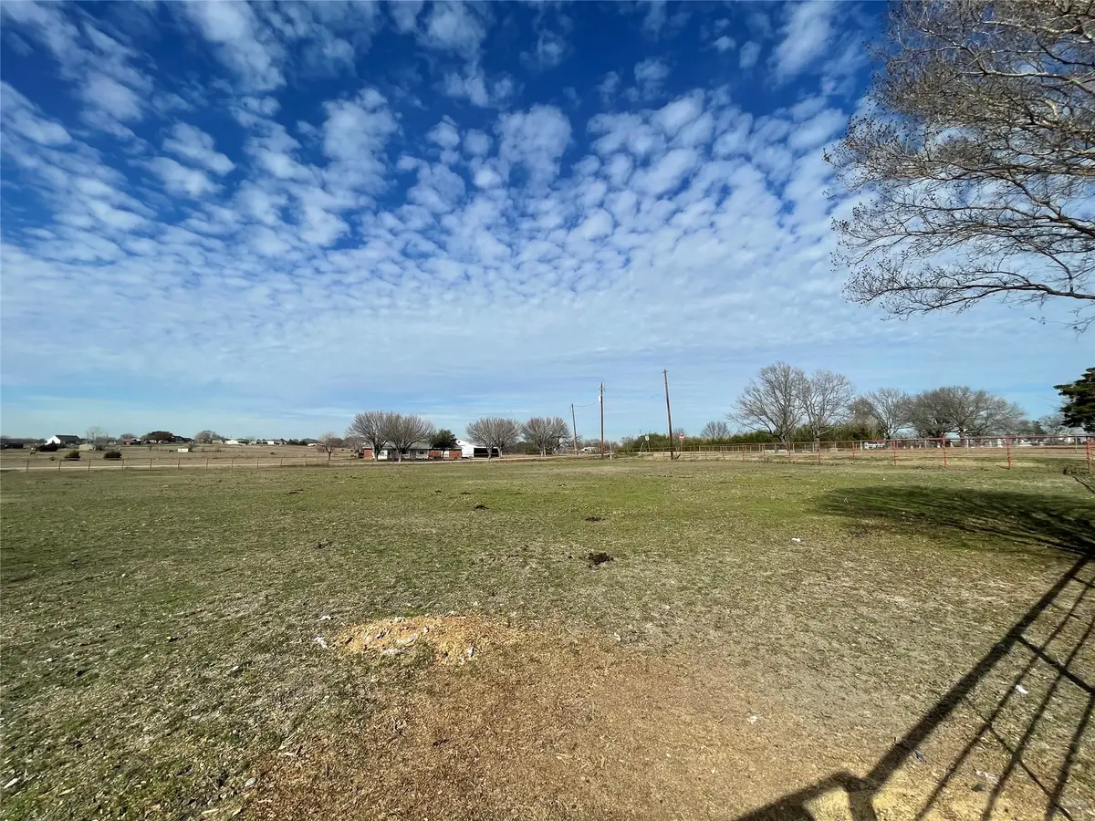 301 Blue Ribbon Road, Waxahachie, TX 75165 - Image #1