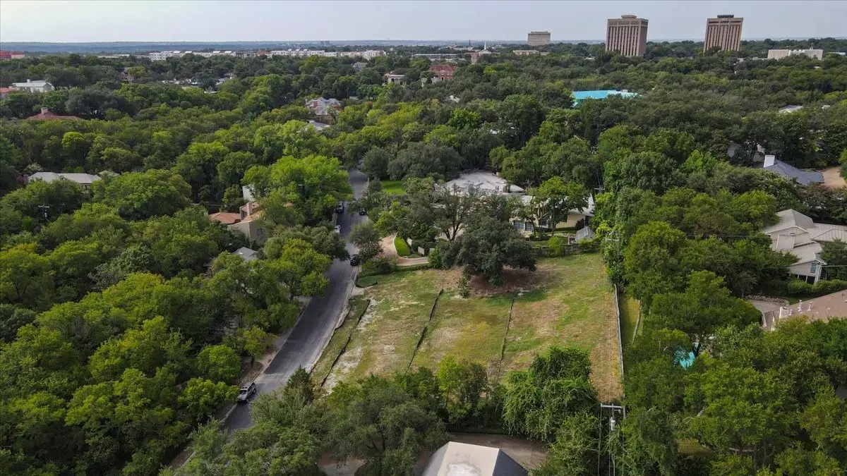 2004 Indian Creek Drive, Westover Hills, TX 76107 - Image #1