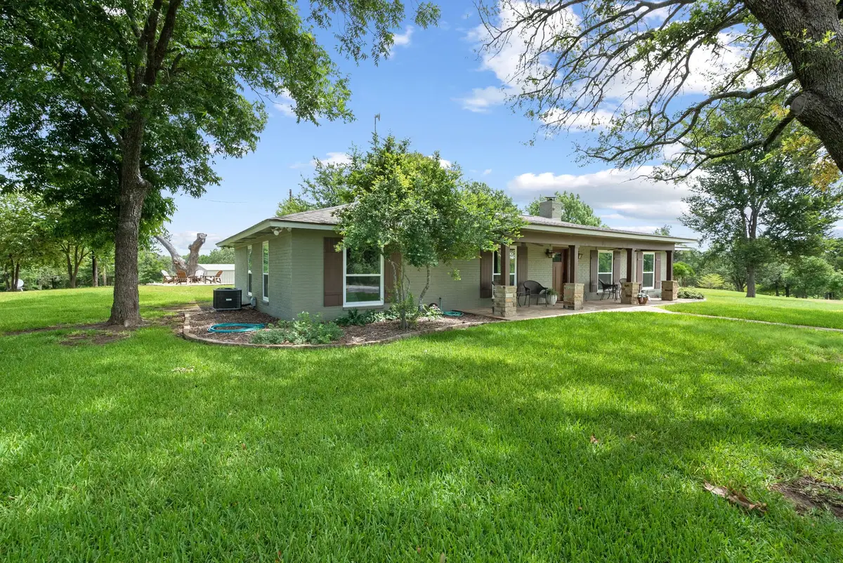 250 Lakeview Court, Weatherford, TX 76088 - Image #1