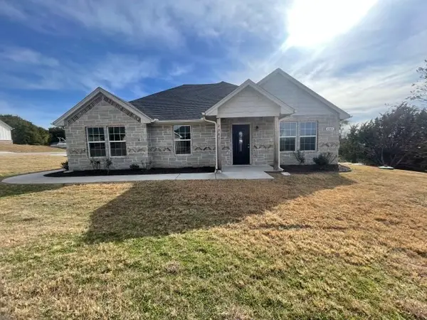 2301 Creek Drive, Granbury, TX 76048