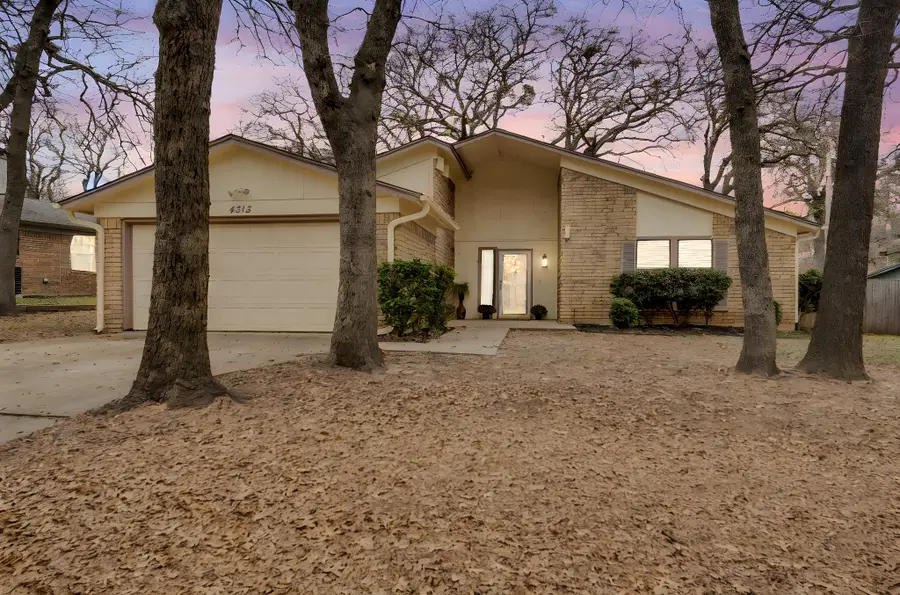 4515 Indian Oaks Trail, Arlington, TX 76017 - Image #2