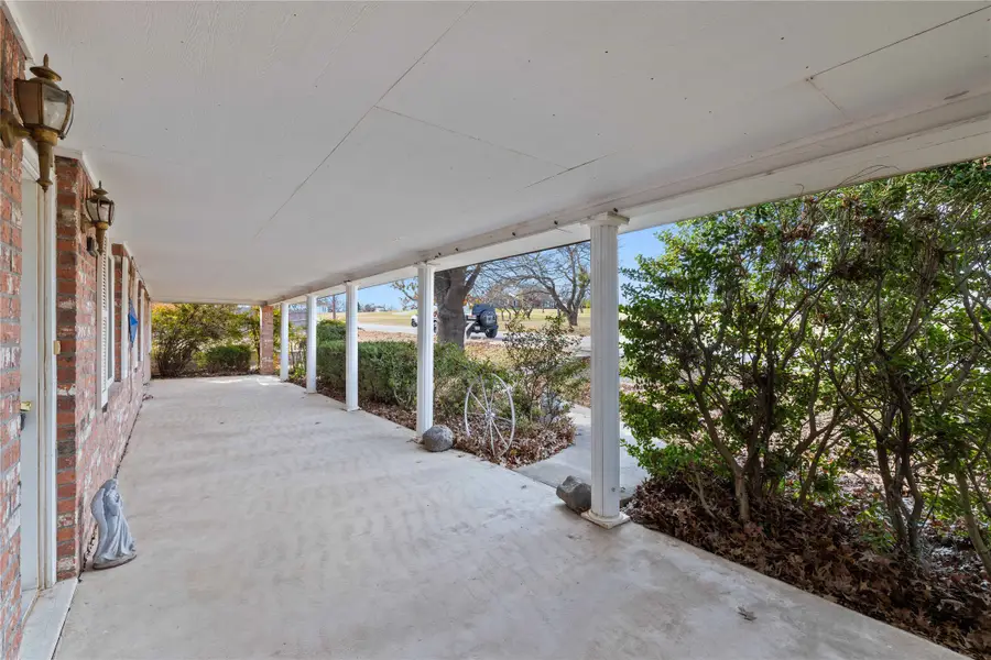 1408 N Lane Street, Comanche, TX 76442 - Image #2