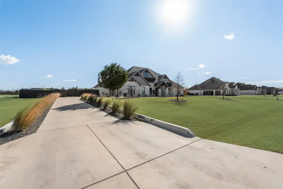 3070 Stonebriar Drive, Waxahachie, TX 75165 - Image #2