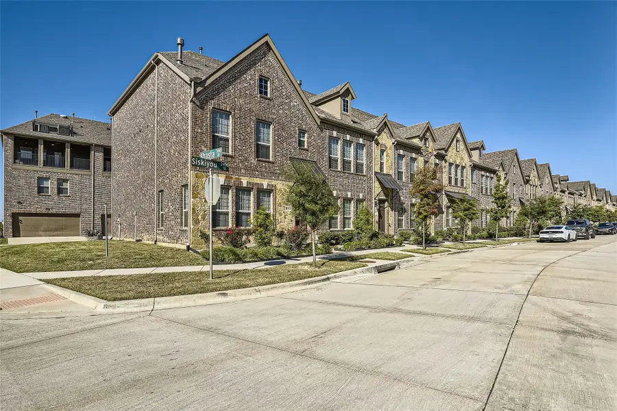 2407 Siskiyou Street, Lewisville, TX 75056 - Image #2