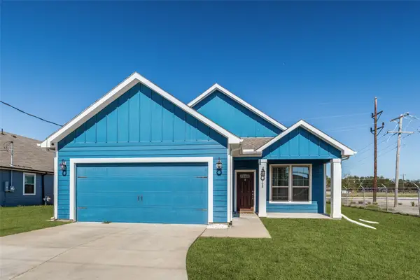 308 E Houston Street, Leonard, TX 75452