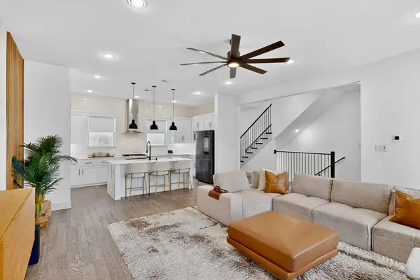 2557 Carmelita Street, Dallas, TX 75212