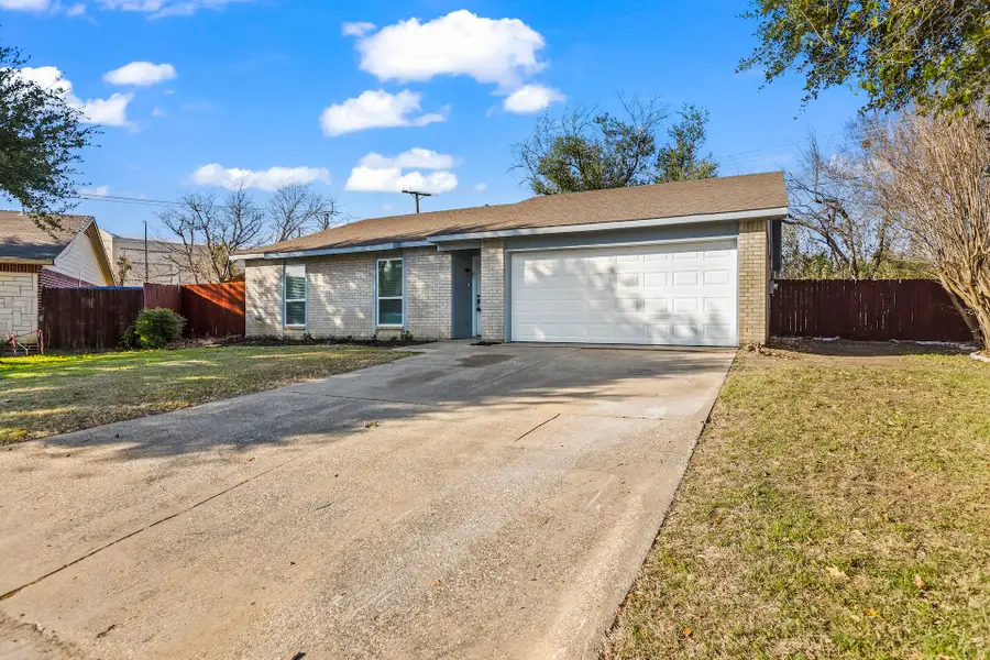 1901 Sabine Pass Lane, Arlington, TX 76006 - Image #2