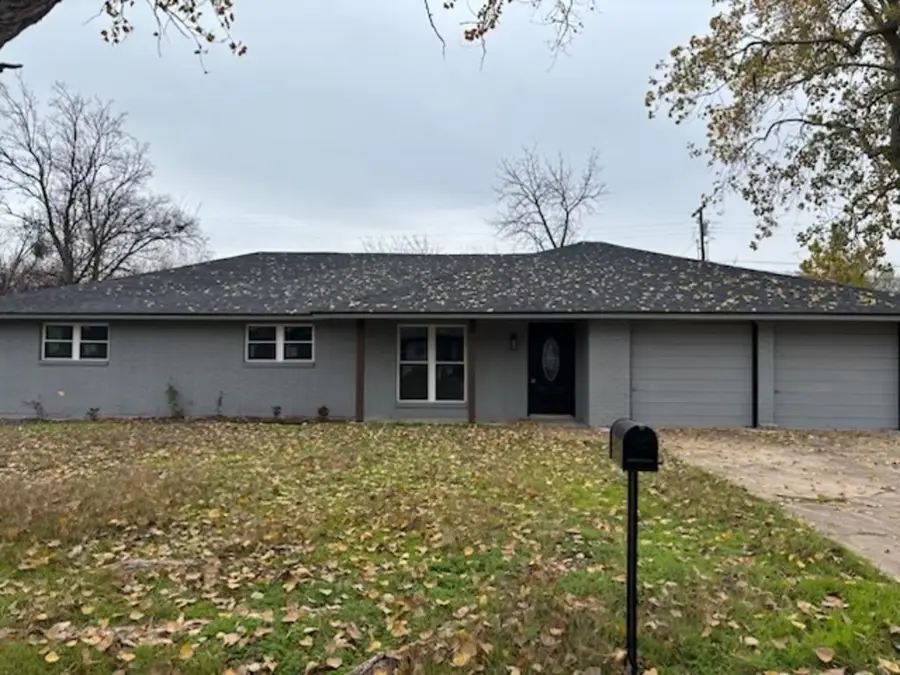 916 W Elizabeth Drive, Robinson, TX 76706 - Image #2