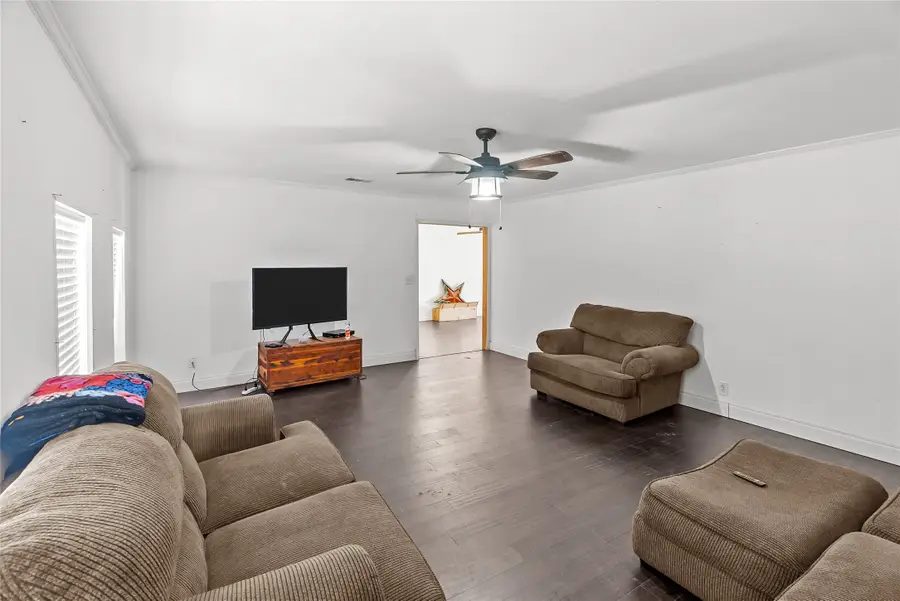 204 Thomas Street, Joshua, TX 76058 - Image #3