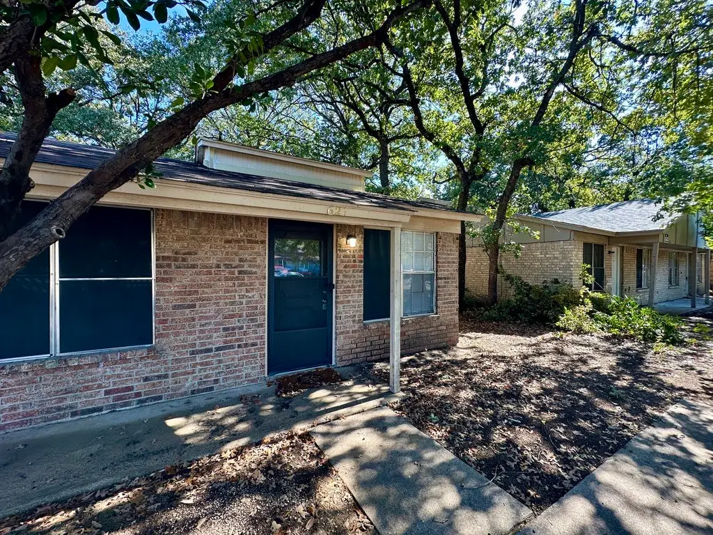 627 Mcqueary Street, Arlington, TX 76012 - Image #1
