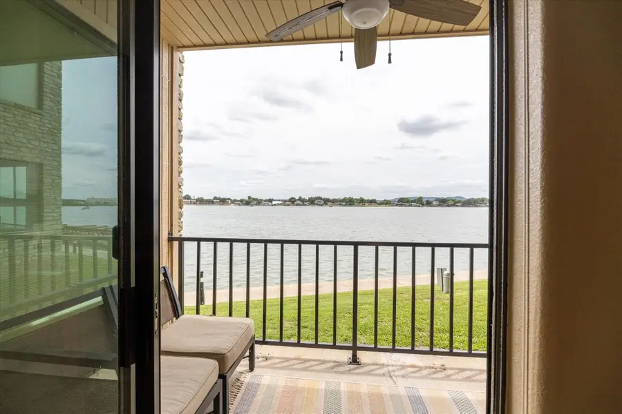401 E Pearl Street #2103, Granbury, TX 76048 - Image #3