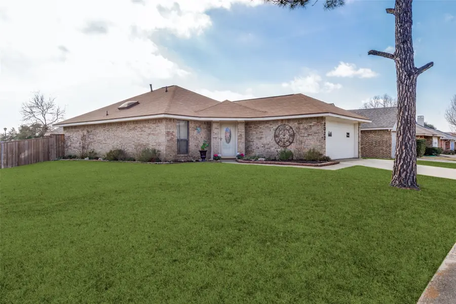 2022 Gallante Drive, Carrollton, TX 75007 - Image #2
