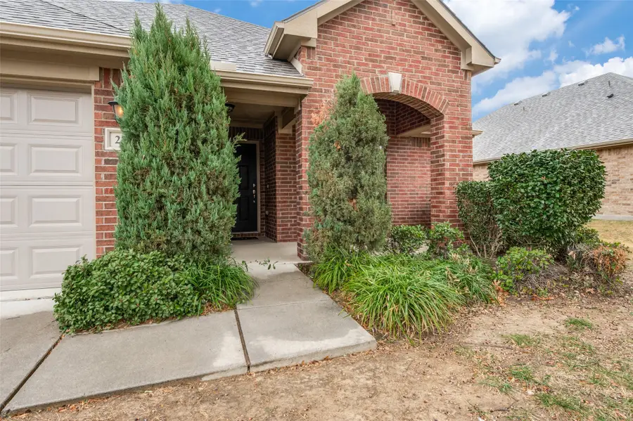 2105 Willow Creek Drive, Little Elm, TX 75068 - Image #2