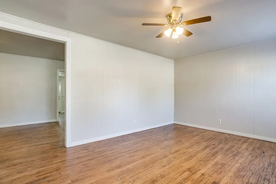 2305 Bonnie Brae Avenue, Fort Worth, TX 76111 - Image #3