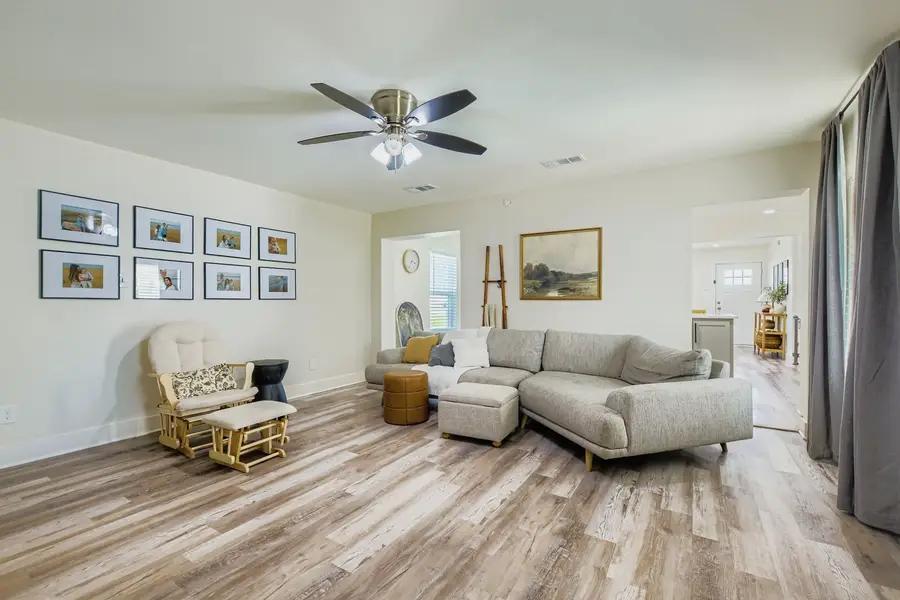 1601 Rindie Street, Irving, TX 75060 - Image #3