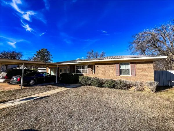 304 SE 2nd Street, Knox City, TX 79529
