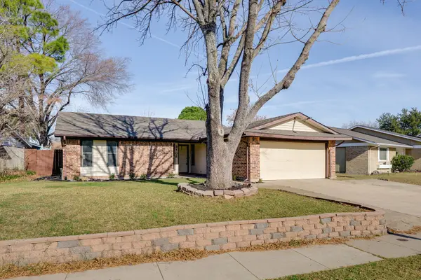 310 E Springdale Lane, Grand Prairie, TX 75052