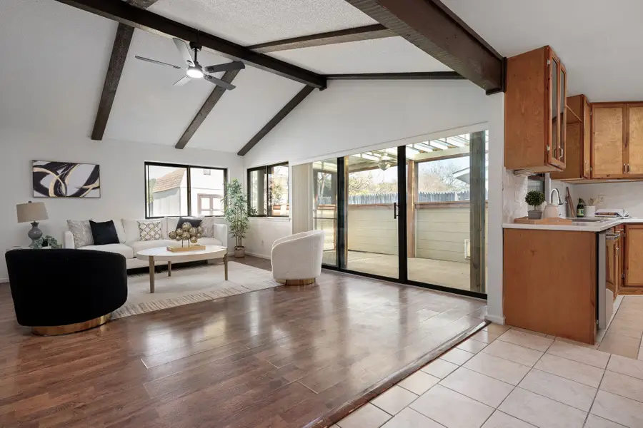 310 E Springdale Lane, Grand Prairie, TX 75052 - Image #3