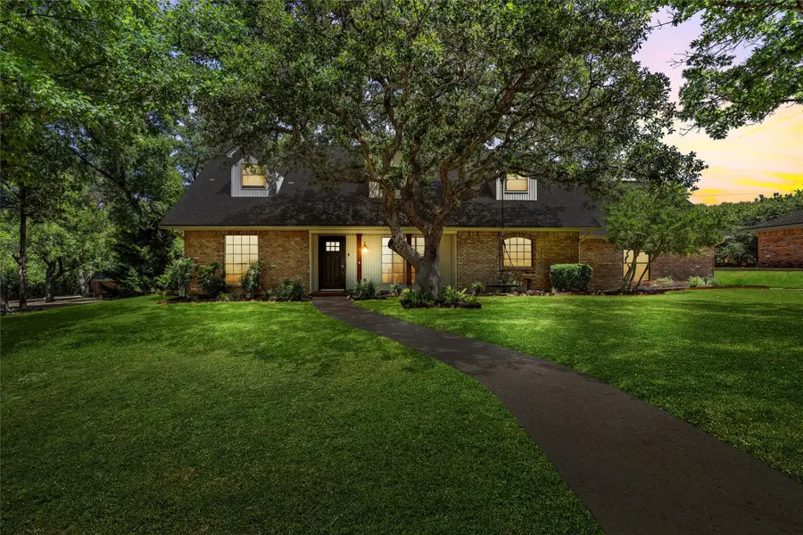 809 Woodland West Drive, Woodway, TX 76712 - Image #2