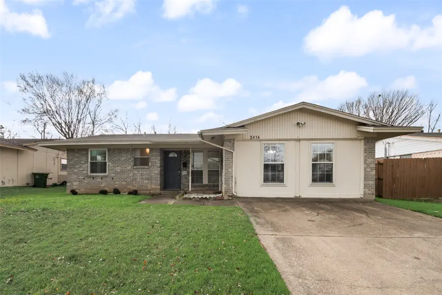 2414 Sparling Way Drive, Carrollton, TX 75006 - Image #2