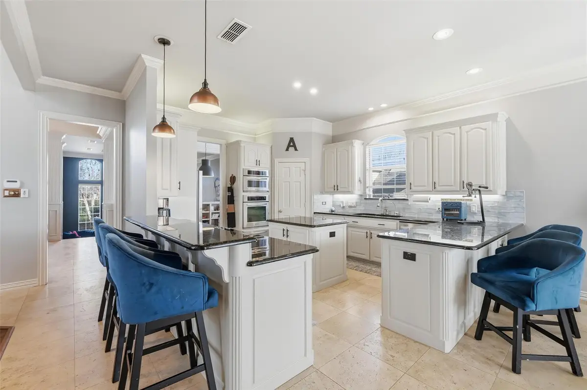 2817 Kingswood Drive, Grapevine, TX 76051 - #1