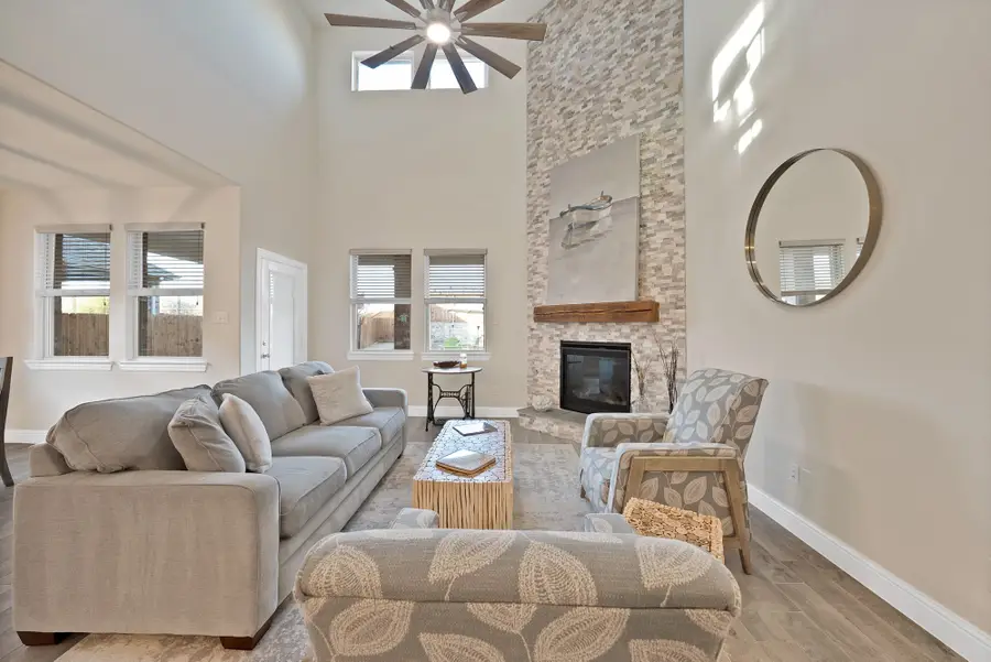 11021 Canyon Mine Drive, Aubrey, TX 76227 - Image #3