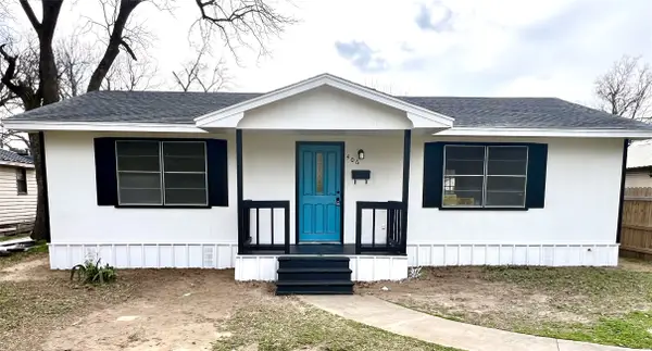 406 E Brazos Street, Groesbeck, TX 76642