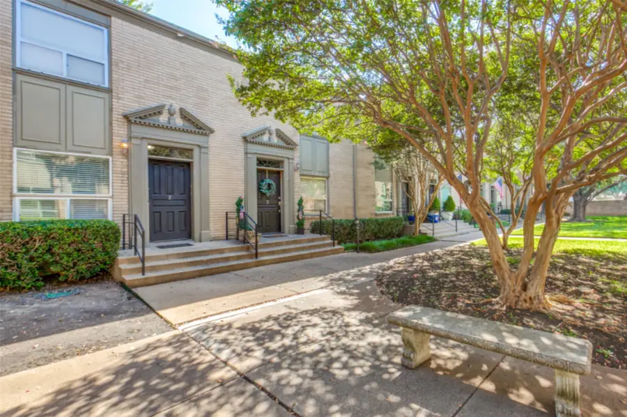7526 W Northwest Highway #2, Dallas, TX 75225 - Image #3