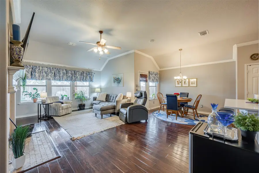 15625 Gatehouse Drive, Justin Roanoke, TX 76262 - Image #2