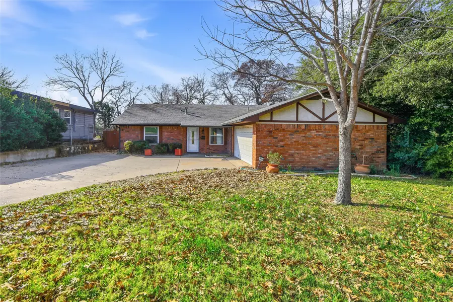 3920 Sanguinet Street, Fort Worth, TX 76107 - Image #3